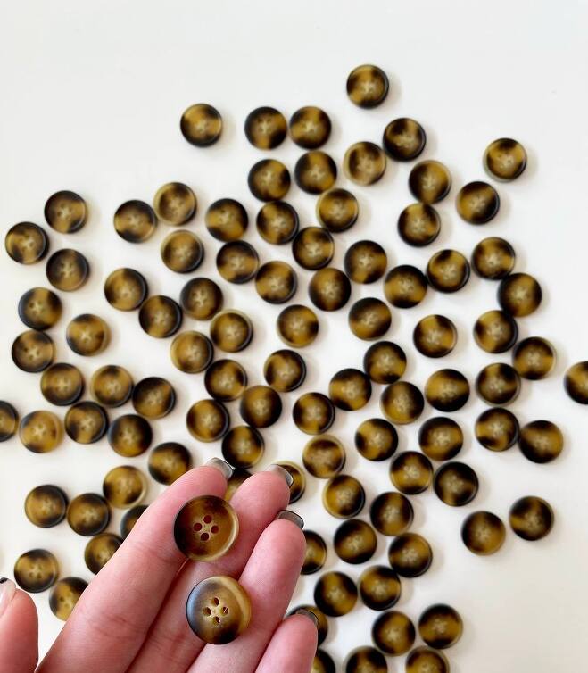 Пуговицы янтарь 15мм