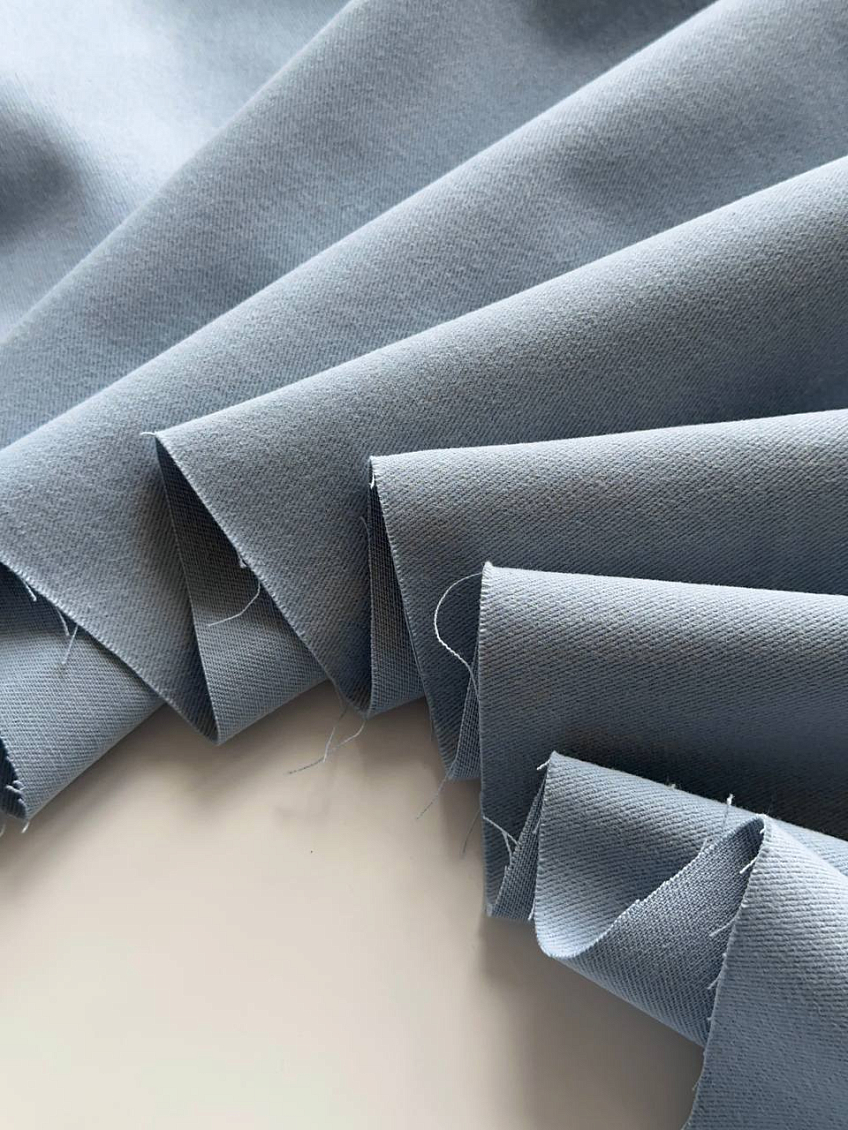 Костюмная ткань черный + деним велюровый misty blue