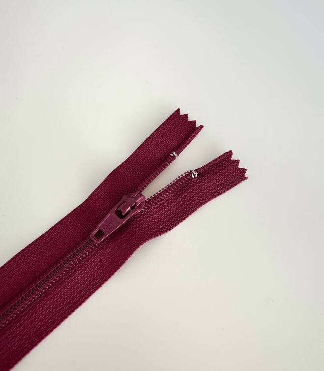 Молния спиральная N3 вишня (20см)