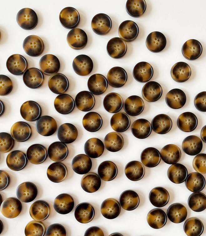 Пуговицы янтарь 18мм